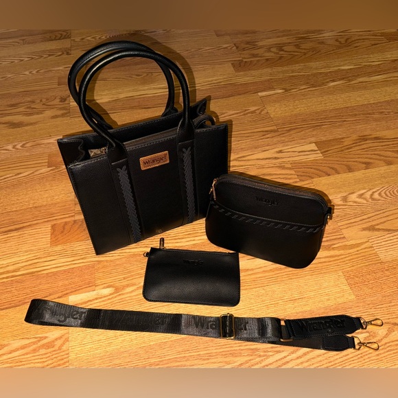 Wrangler Handbags - Wrangler Purse Bundle NWOT
